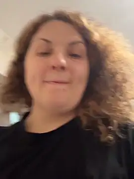 Taisia W online show from 11.17.25