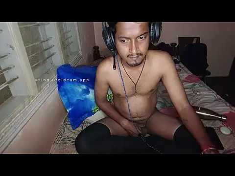 Snapshot of Sexypavi09 chatting on 10.15.25 Sexypavi09 online show from 10.15.25