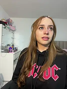 Natalia Suarez online show from 04.22.26