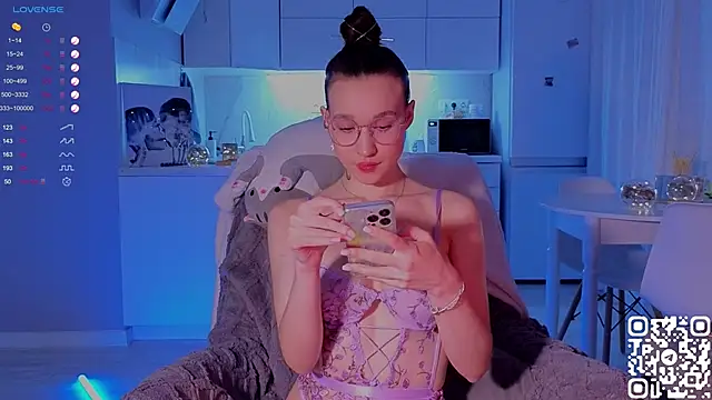 shey1i online show from 12.10.24