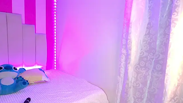 Snapshot of AliiceBrown_ chatting on 02.12.26 AliiceBrown online show from 02.12.26