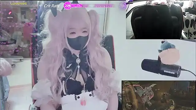 Snapshot of z23002 chatting on 03.08.25 z23002 online show from 03.08.25