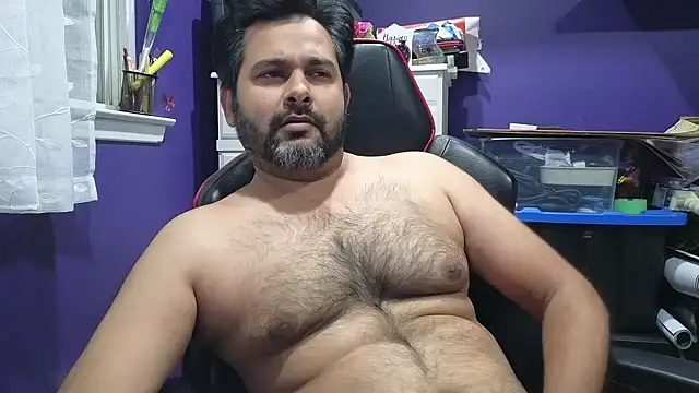 Snapshot of Sakhtlaundaz chatting on 12.20.24 Sakhtlaundaz online show from 12.20.24