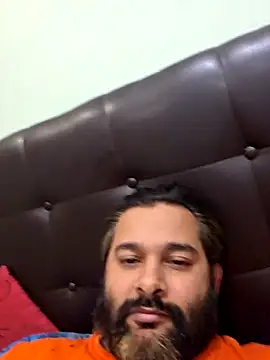 Snapshot of Sakhtlaundaz chatting on 02.17.25 Sakhtlaundaz online show from 02.17.25