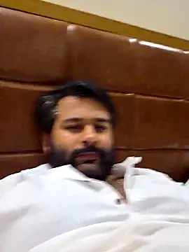 Snapshot of Sakhtlaundaz chatting on 02.27.25 Sakhtlaundaz online show from 02.27.25