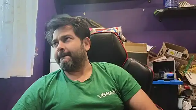 Snapshot of Sakhtlaundaz chatting on 10.02.25 Sakhtlaundaz online show from 10.02.25