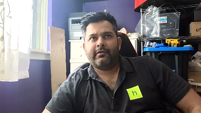 Snapshot of Sakhtlaundaz chatting on 05.04.26 Sakhtlaundaz online show from 05.04.26