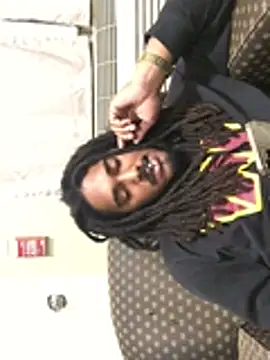 Snapshot of BD2LONG chatting on 04.23.26 BD2LONG online show from 04.23.26