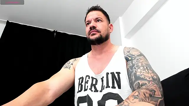 musclemonster31 online show from 09.28.25