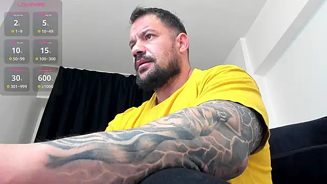 Snapshot of musclemonster31 chatting on 05.04.26 musclemonster31 online show from 05.04.26