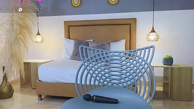 Snapshot of riley_sierra chatting on 02.08.25 riley sierra online show from 02.08.25