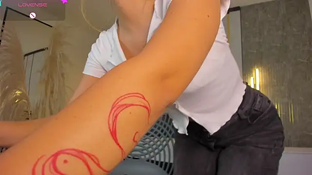 riley sierra online show from 12.04.25