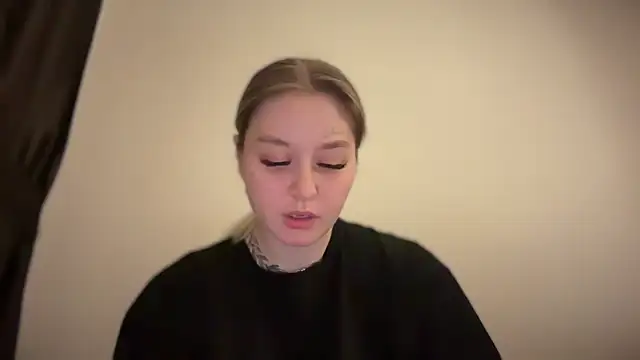 Snapshot of Isabel-Bailey chatting on 12.03.24 Isabel-Bailey online show from 12.03.24