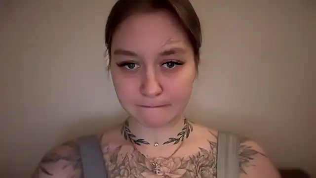 Snapshot of Isabel-Bailey chatting on 12.21.24 Isabel-Bailey online show from 12.21.24