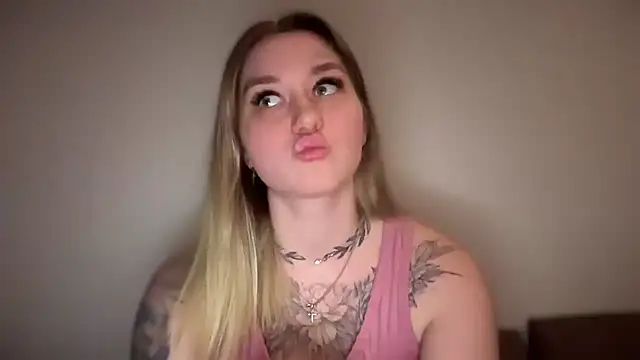 Snapshot of Isabel-Bailey chatting on 01.02.25 Isabel-Bailey online show from 01.02.25