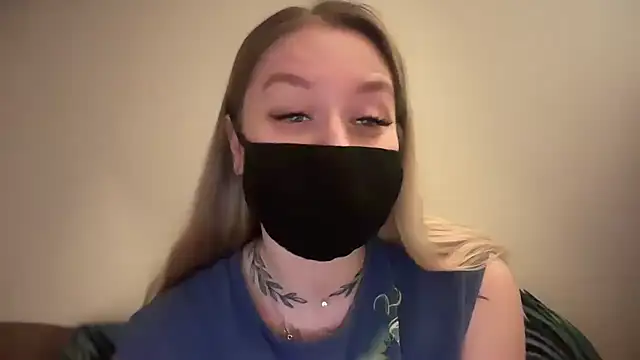 Snapshot of Isabel-Bailey chatting on 01.05.25 Isabel-Bailey online show from 01.05.25