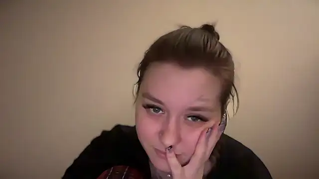 Snapshot of Isabel-Bailey chatting on 01.22.25 Isabel-Bailey online show from 01.22.25