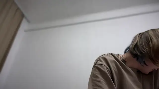 Snapshot of Isabel-Bailey chatting on 10.02.25 Isabel-Bailey online show from 10.02.25