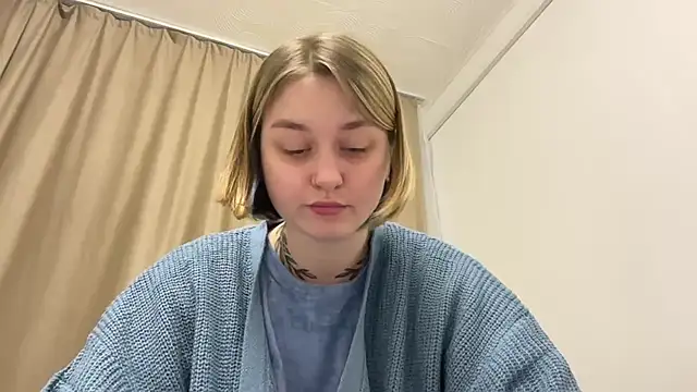 Snapshot of Isabel-Bailey chatting on 10.12.25 Isabel-Bailey online show from 10.12.25