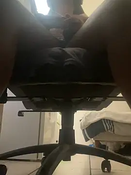 YesTheSexiest online show from 01.18.26