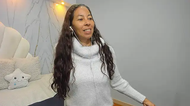 Rosalinda Cortez online show from 12.17.24