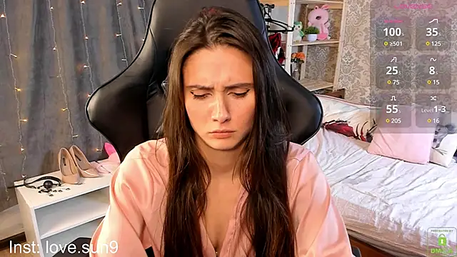 Snapshot of Michel_Momsen chatting on 02.23.25 Michel Momsen online show from 02.23.25