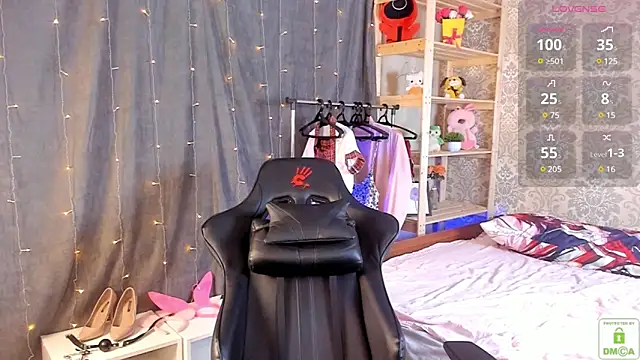 Snapshot of Michel_Momsen chatting on 03.20.25 Michel Momsen online show from 03.20.25