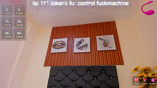 Snapshot of Cristale69 chatting on 11.19.25 Cristale69 online show from 11.19.25