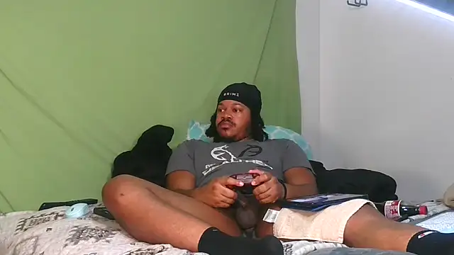 Snapshot of Carolinayoungin chatting on 09.08.25 Carolinayoungin online show from 09.08.25