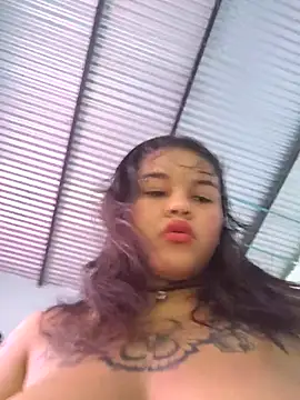 Snapshot of Bellota_22_Fuckme chatting on 09.27.25 Bellota 22 Fuckme online show from 09.27.25