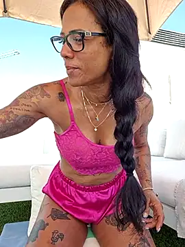 Snapshot of Allana_Squirt chatting on 06.16.26 Allana Squirt online show from 06.16.26
