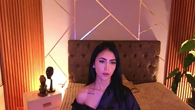 Snapshot of Coralinnee_ chatting on 07.23.26 Coralinnee online show from 07.23.26