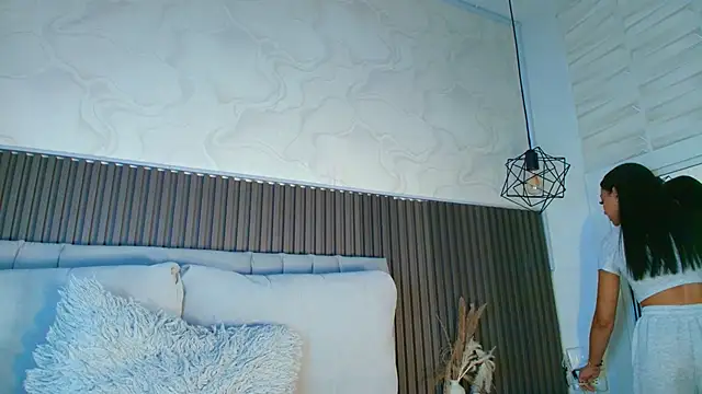 SHANONCLARK online show from 04.06.26