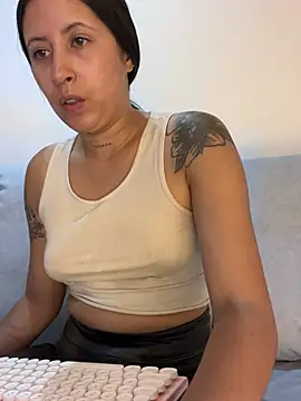 marthina thompsson online show from 02.08.25