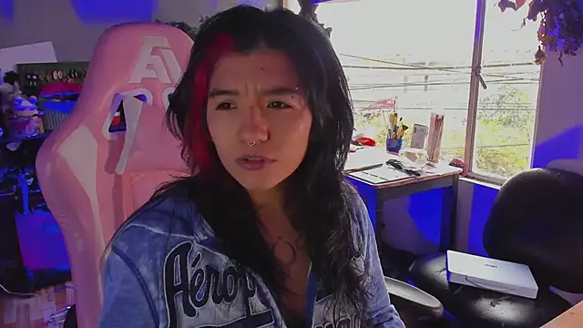 Snapshot of annie_walker6 chatting on 12.05.25 annie walker6 online show from 12.05.25