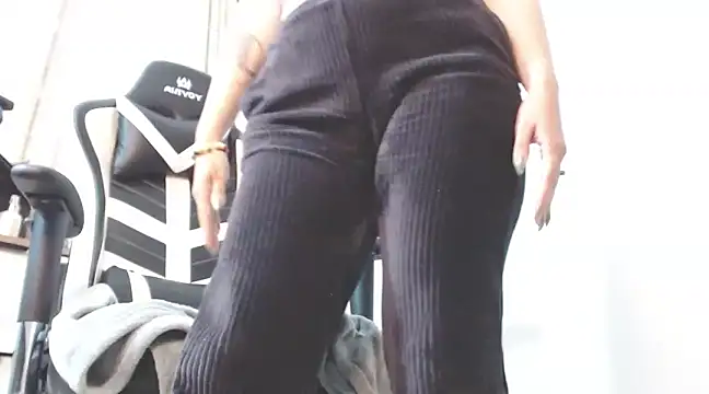 Snapshot of alice_middlee chatting on 01.31.25 alice middlee online show from 01.31.25