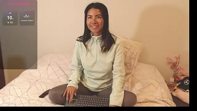 Snapshot of alice_middlee chatting on 11.13.25 alice middlee online show from 11.13.25