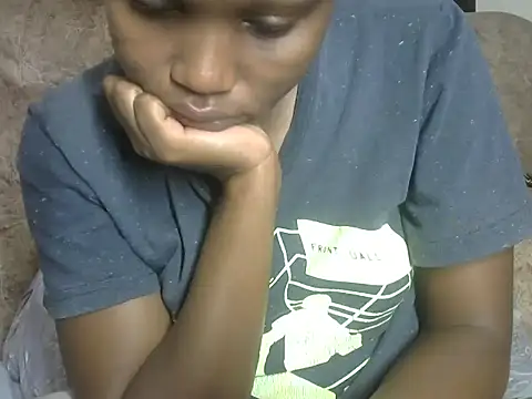 Snapshot of AurelAda chatting on 09.20.25 AurelAda online show from 09.20.25