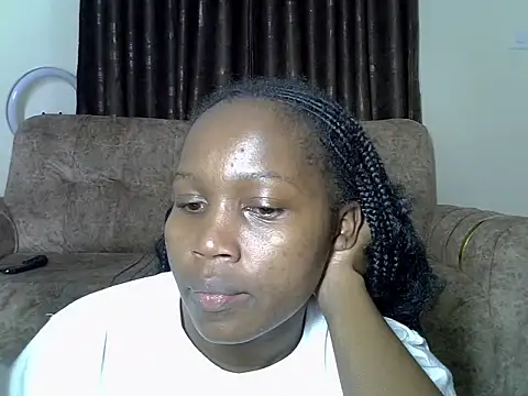 Snapshot of AurelAda chatting on 01.16.26 AurelAda online show from 01.16.26