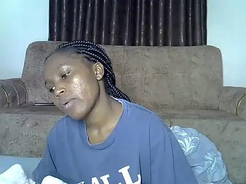 Snapshot of AurelAda chatting on 06.11.26 AurelAda online show from 06.11.26
