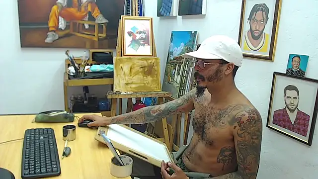 Snapshot of color_beat17 chatting on 12.12.24 color beat17 online show from 12.12.24