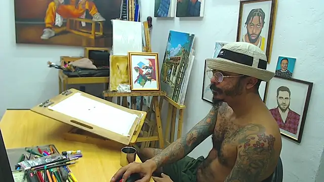 Snapshot of color_beat17 chatting on 12.17.24 color beat17 online show from 12.17.24