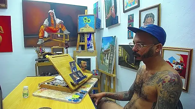 Snapshot of color_beat17 chatting on 10.05.25 color beat17 online show from 10.05.25