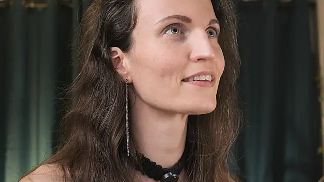 yulladao online show from 04.18.26