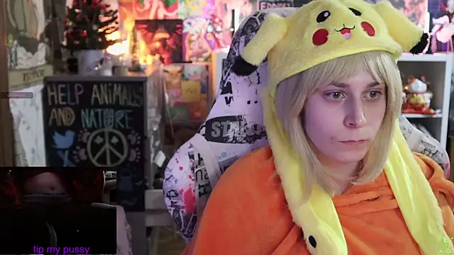 Snapshot of ShiroiFubuki chatting on 02.01.25 ShiroiFubuki online show from 02.01.25