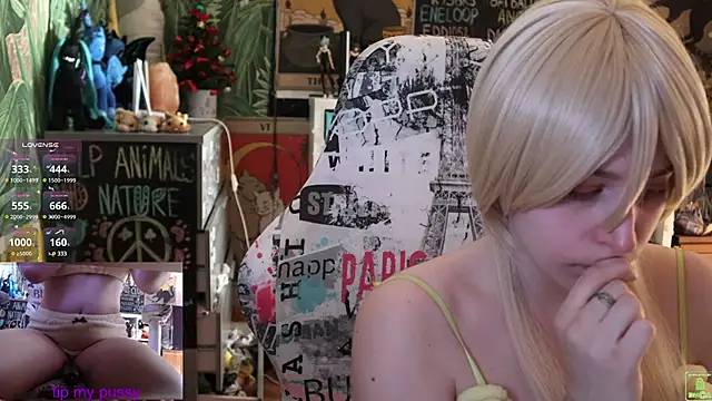 Snapshot of ShiroiFubuki chatting on 03.16.25 ShiroiFubuki online show from 03.16.25