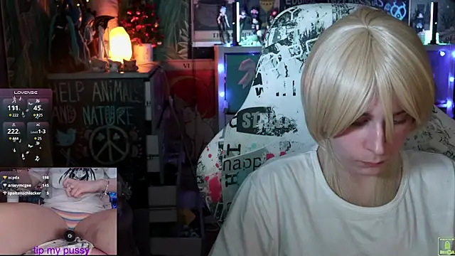 Snapshot of ShiroiFubuki chatting on 03.20.25 ShiroiFubuki online show from 03.20.25