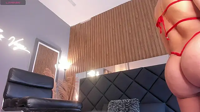 Snapshot of Zoevegass chatting on 01.27.25 Zoevegass online show from 01.27.25