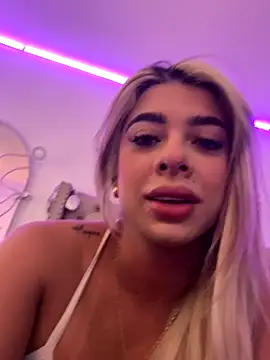 Snapshot of Zoevegass chatting on 09.11.25 Zoevegass online show from 09.11.25