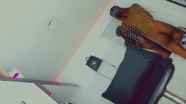 Snapshot of candy_kendall chatting on 02.22.25 candy kendall online show from 02.22.25